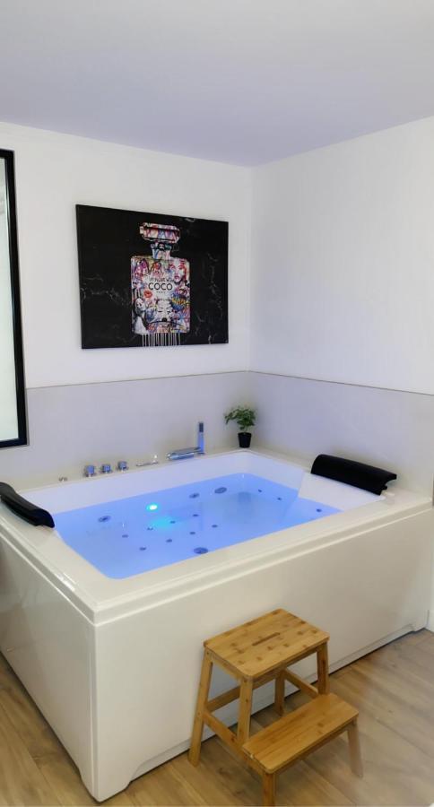 L'AppartE Black Superbe Appartement Pop ! Безансон Экстерьер фото