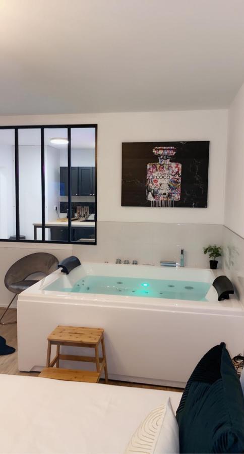 L'AppartE Black Superbe Appartement Pop ! Безансон Экстерьер фото