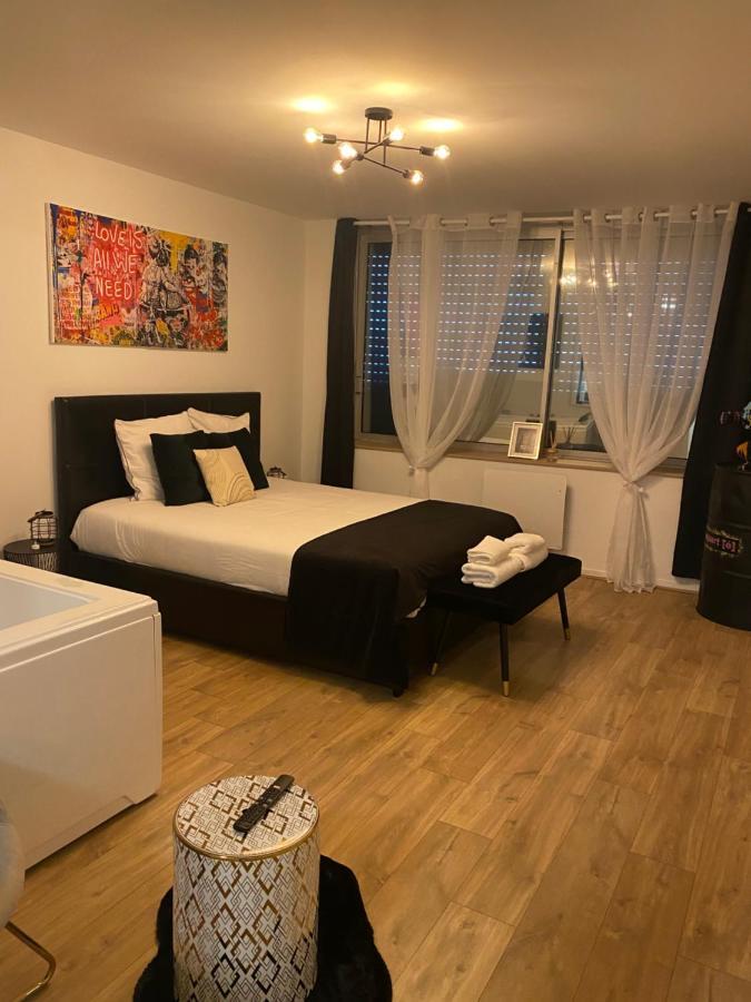 L'AppartE Black Superbe Appartement Pop ! Безансон Экстерьер фото